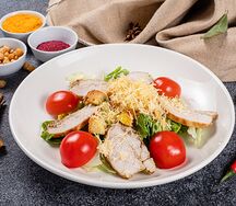 Салат Цезарь с курицей