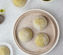 Японский десерт моти Чай матча