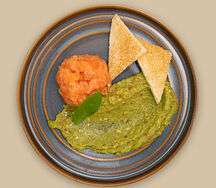 Тартар из лосося с гуакомоле