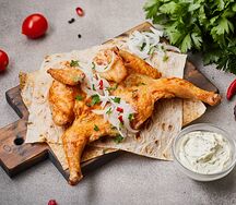 Цыпленок-корнишон на углях