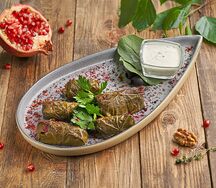 Долма с виноградными листьями