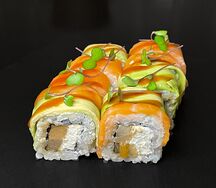 Вроде лосось, авокадо и груша