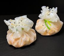 Хинкали по-японски с угрем и копченым тофу