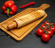 Хот-дог Французский с колбаской из баранины