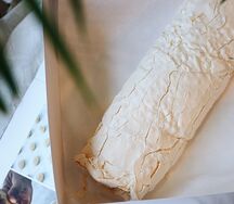 Рулет Меренговый с малиной