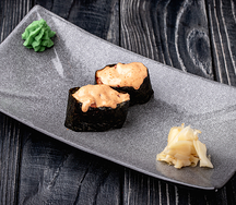 Острые суши с тунцом