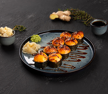 Ролл запеченные с пармезаном и краб палочкой