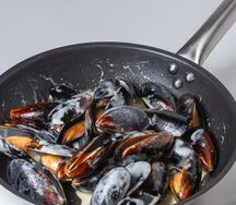 Мидии с соусе Блю чиз