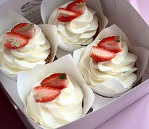 Капкейки с клубникой 