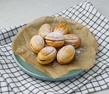 Орешки с варёной сгущенкой