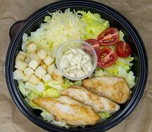 Салат Цезарь с курицей