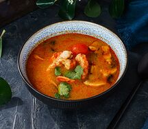 Том ям с креветками и кальмаром