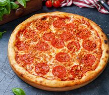 Пепперони с луком фри