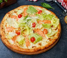 Пицца Цезарь с лососем 