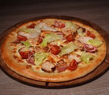 Цезарь с беконом и курицей