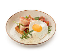 Картофельная вафля с беконом