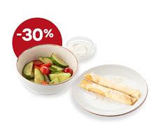 Блины с сыром и ветчиной и салат домашний