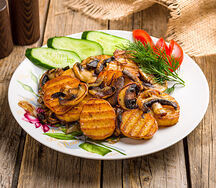 Жареный картофель по-домашнему с грибами