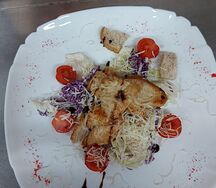 Цезарь с курицей