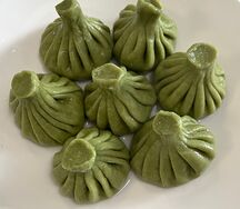 Хинкали со шпинатом и сыром