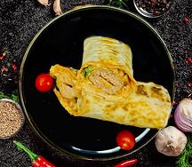 Люля-кебаб из курицы в лаваше на углях 