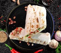Мини шаурма куриная на углях в тандырном лаваше
