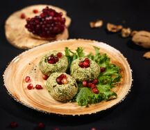 Фасоль стручковая с грецкими орехами