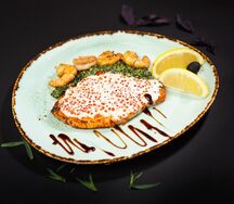 Сёмга запечённая с королевскими креветками