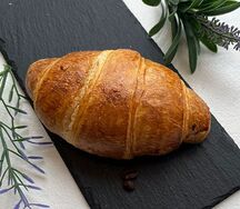 Круассан с карамелью