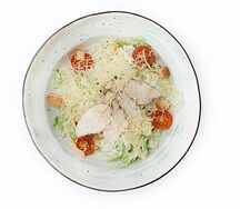 Салат Цезарь с курицей