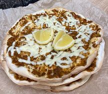 Ламаджо с говядиной и сыром