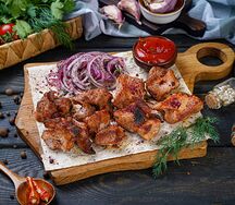 Шашлык cвинoй в лаваше