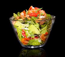 Салат Цезарь с креветками