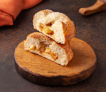 Булочка с яблоком