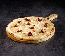 Фокачча с томатами и сыром пармезан