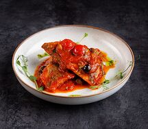 Филе дорадо в томатном соусе