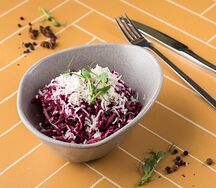 Салат с телятиной и козьим сыром 