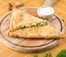 Пирог с луком и яйцом