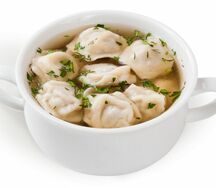 Пельмени сибирские с бульоном