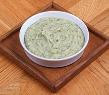 Картофельное пюре с грузинским песто