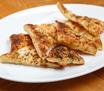 Хрустящие хлебцы с копченым сулугуни