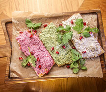 Ассорти сырных пхали на лаваше