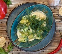 Брокколи под сливочным соусом