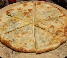 Хачапури по-имеретински со шпинатом