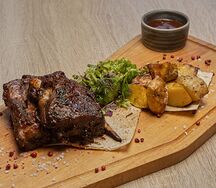 Свиные ребрышки барбекю на мангале          