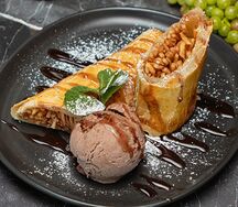 Штрудель с яблоком