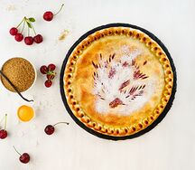 Сладкий пирог с вишней