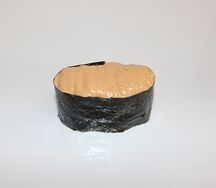 Острый гункан с крабом