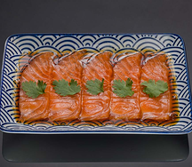 Сашими Лосось с соусом Юзу