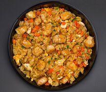 Жареный рис с курицей